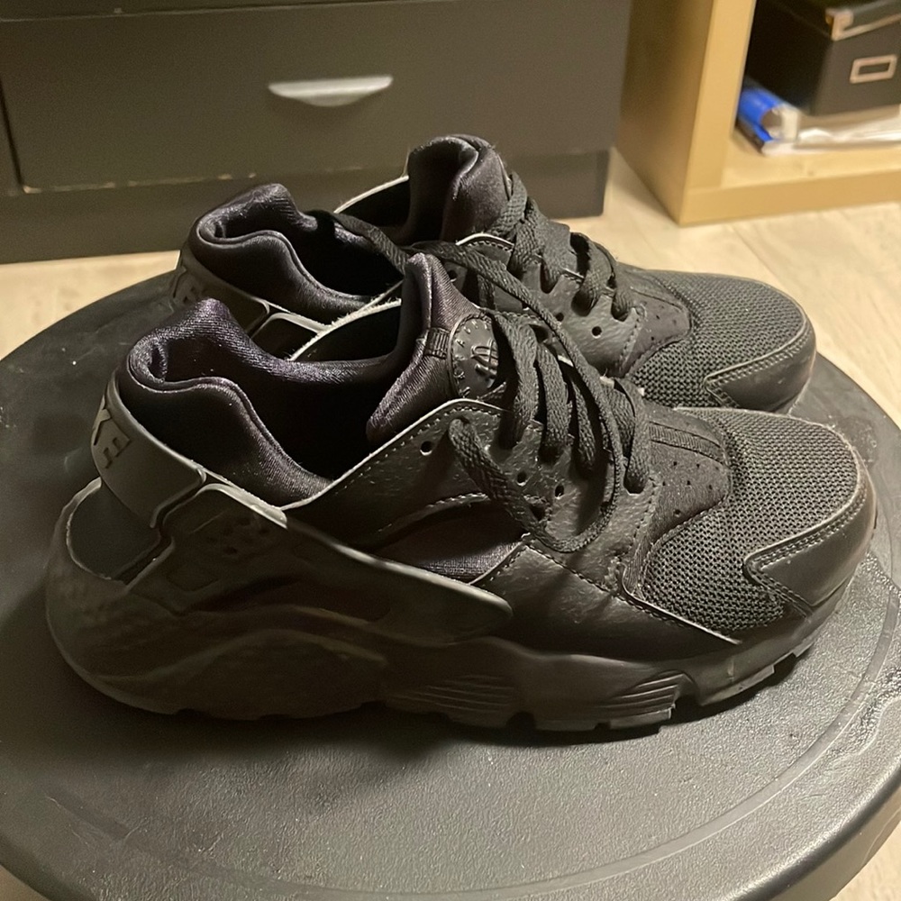 Nike black shoes
